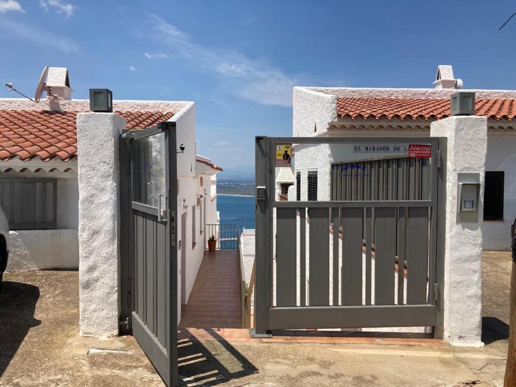 Appartement Duplex Rosas Avec Terrasse Magnifique Jacuzzi Vue Mer Exterior foto